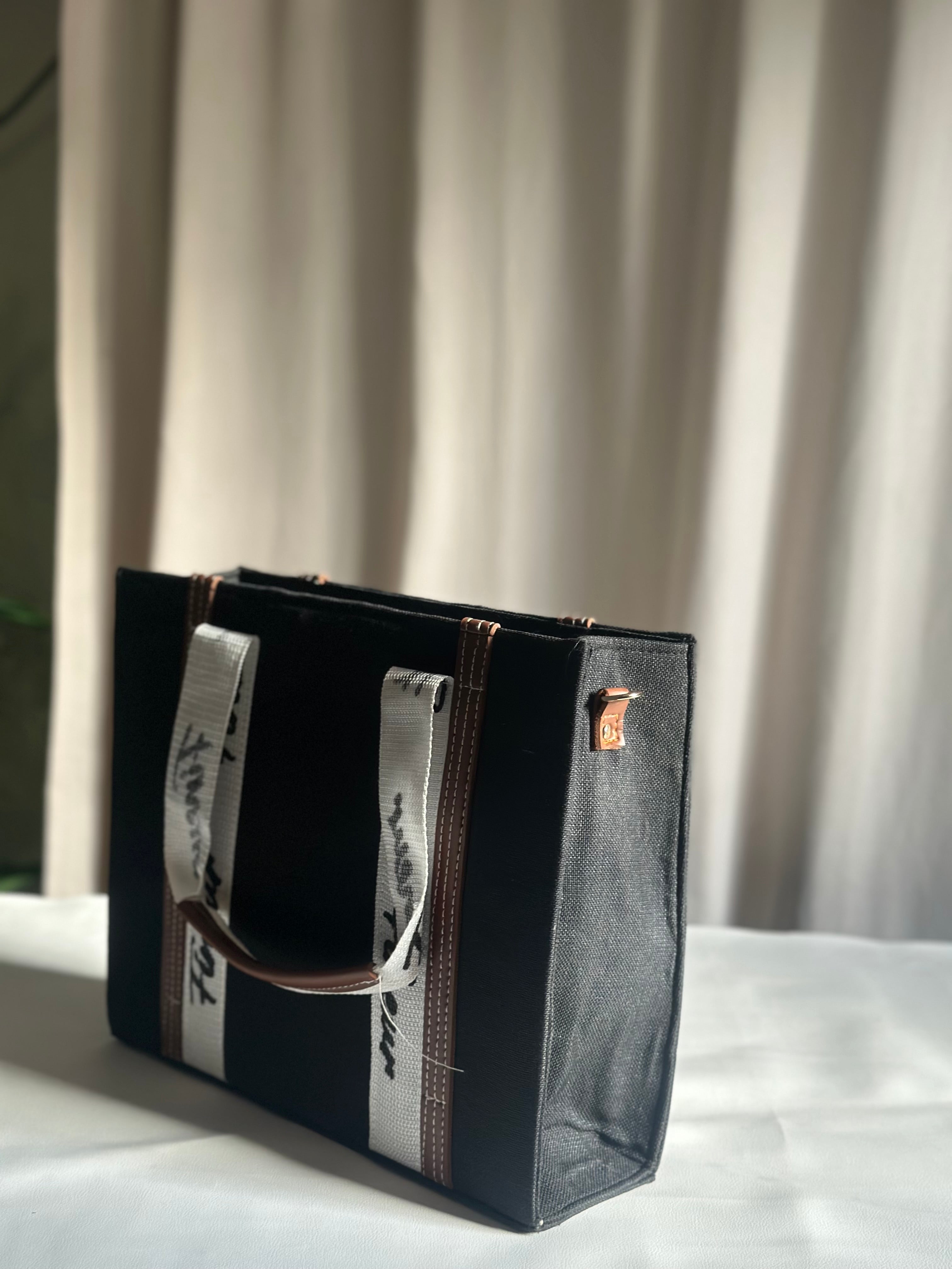 Fineur Canvas Modern Muse Tote - Black