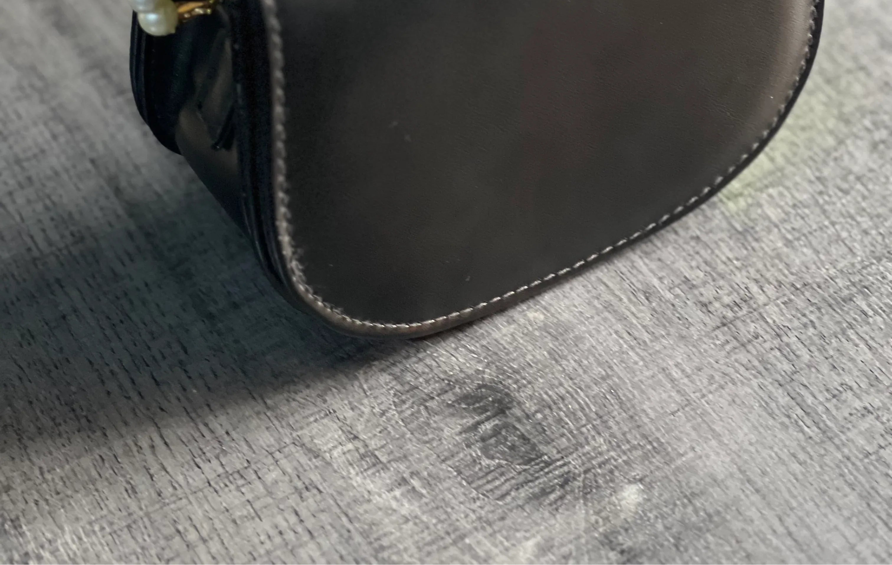 The Handbag Midnight Pearl Charm